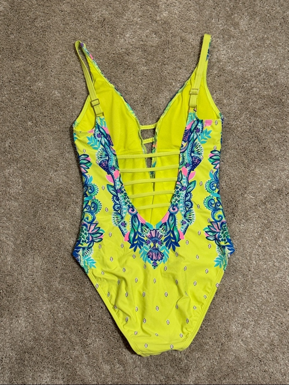 Lilly Pulitzer Jaspen One-Piece Swimsuit in Loro Green Pineapple Rivera - Picture 3 of 4